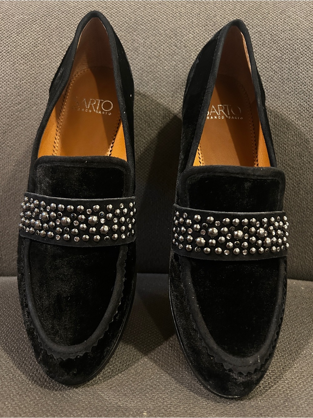 Sarto by Franco Sarto Johanna Women’s Black Velvet Studded Loafers. Size 7.5